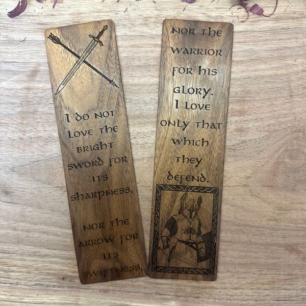 Double-sided engraved bookmark with an illustrated Tolkien quote